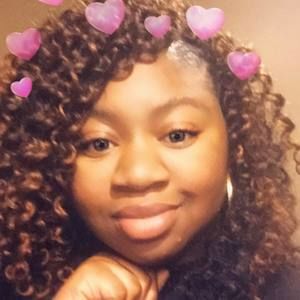 Meet your Posher, Alicia